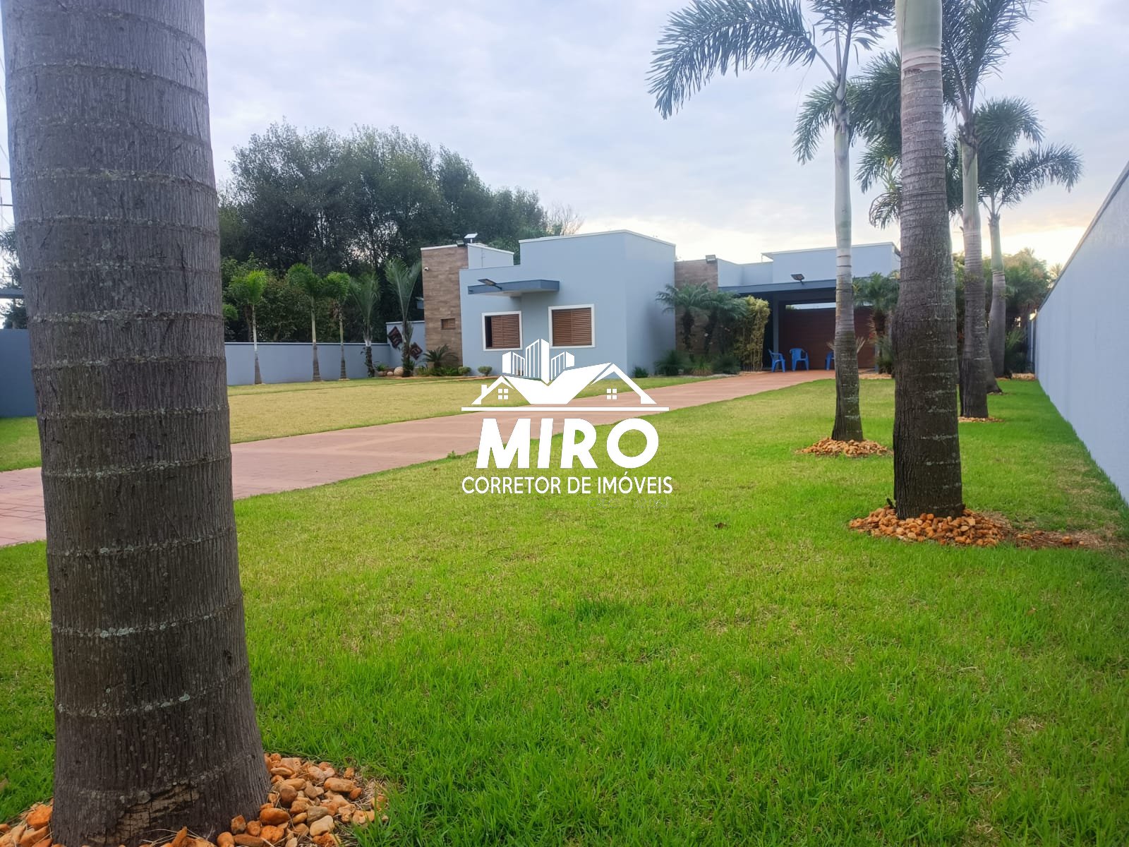 Imagem 3 de Casa de alto padrão à venda em Missal-PR